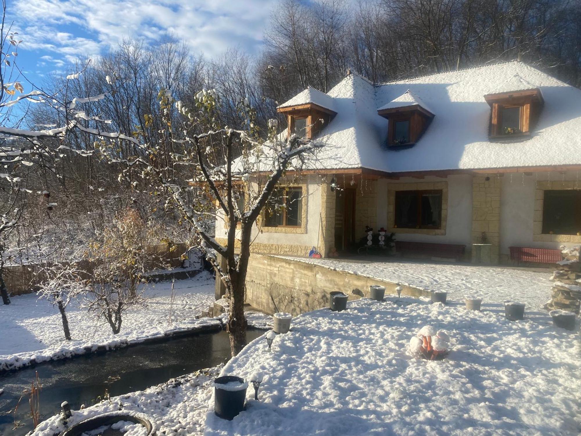 Casa Cu Sindrila Villa Valenii de Munte Bagian luar foto