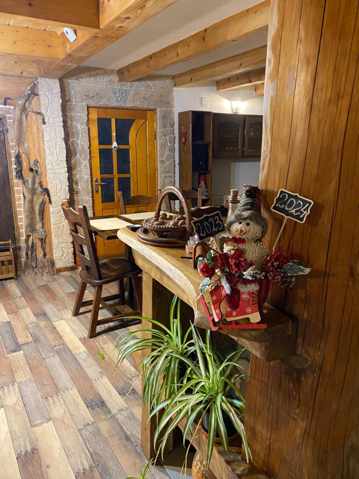 Casa Cu Sindrila Villa Valenii de Munte Bagian luar foto