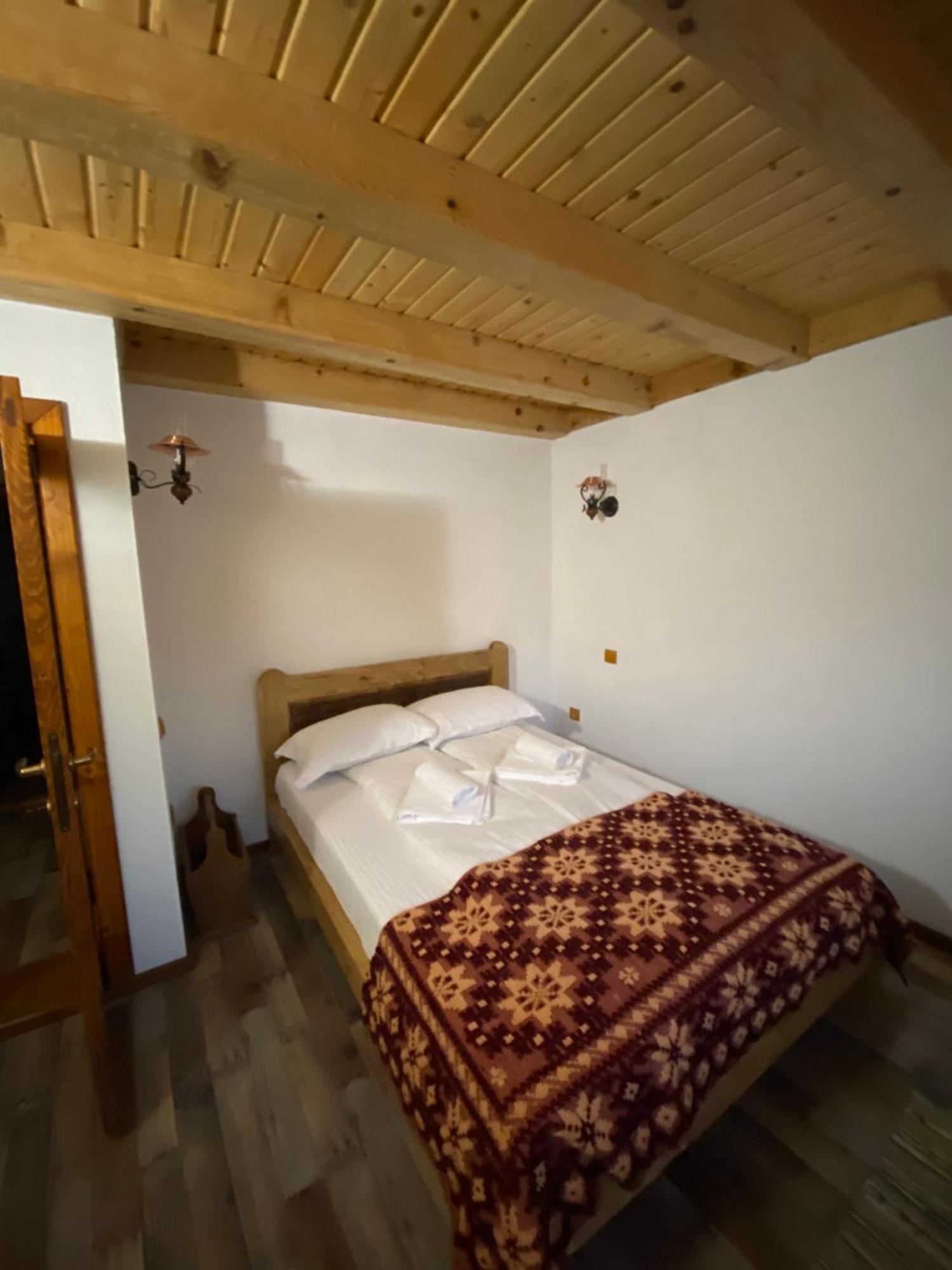 Casa Cu Sindrila Villa Valenii de Munte Bagian luar foto
